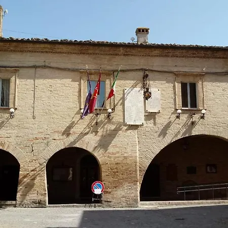 Antiche Mura Di *