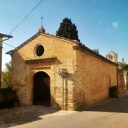 Antiche Mura Di Panzió