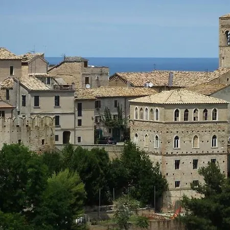 Antiche Mura Di * Lapedona