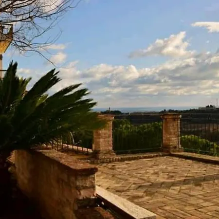 Antiche Mura Di *