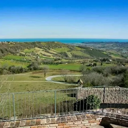 Antiche Mura Di Panzió Lapedona