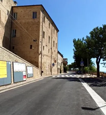 Antiche Mura Di * Lapedona